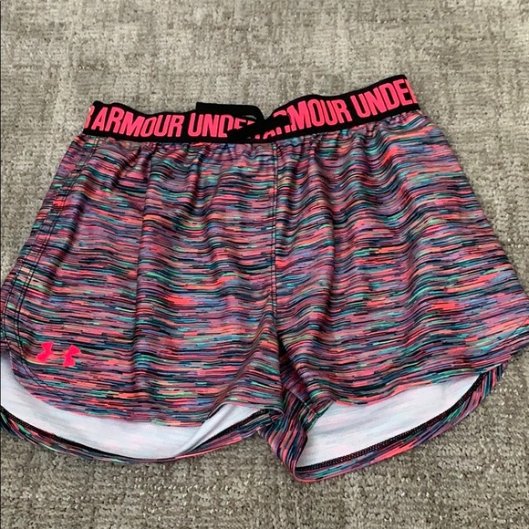 Under Armour Other - Under armour girls heat gear shorts